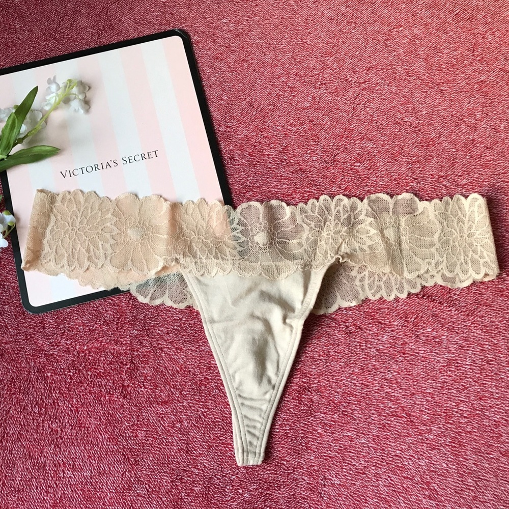 Victoria’s Secret PINK Super Soft Lace Trim Thong Panty Beige Buff Large NEW